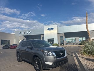 Used 2024 Nissan Pathfinder SV image 1