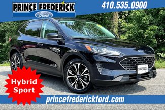 Used 2021 Ford Escape SE w/ SE Sport Appearance Package image 1