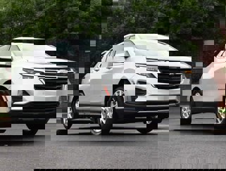 Used 2022 Chevrolet Equinox LT image 1
