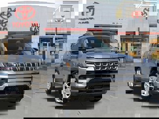 Used 2022 Jeep Compass Latitude image 1