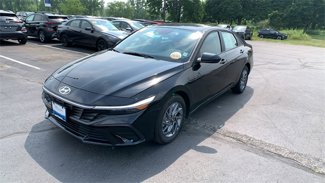 Used 2024 Hyundai Elantra Blue image 1
