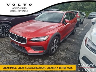 Used 2020 Volvo V60 T5 Cross Country image 1