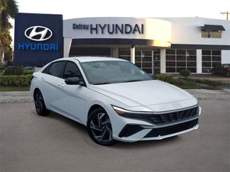 Certified 2025 Hyundai Elantra Sport image 1