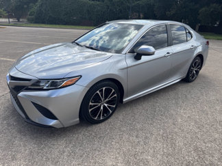 Used 2019 Toyota Camry SE image 1