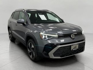 New 2025 Volkswagen Taos SE image 1
