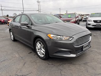Used 2016 Ford Fusion SE image 1