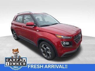 Used 2022 Hyundai Venue SEL image 1