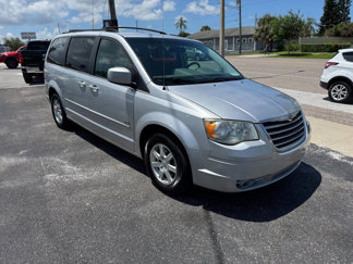 Used 2008 Chrysler Town & Country Touring image 1