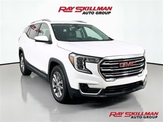 Used 2024 GMC Terrain SLT image 1