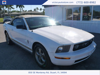 Used 2007 Ford Mustang Deluxe Convertible image 1
