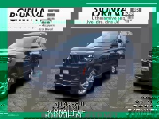 New 2025 Jeep Grand Cherokee Laredo image 1