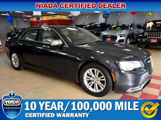 Used 2017 Chrysler 300 C image 1