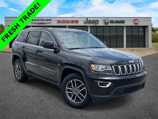 Used 2019 Jeep Grand Cherokee Laredo w/ 18" Wheel & 8.4" Radio Group image 1