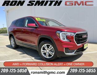 Used 2024 GMC Terrain SLE image 1