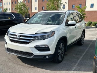 Used 2018 Honda Pilot Touring image 1