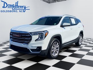Used 2024 GMC Terrain SLT image 1