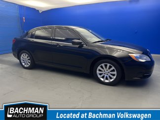 Used 2011 Chrysler 200 Touring image 1