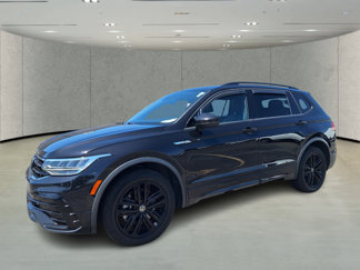 Used 2022 Volkswagen Tiguan SE R-Line image 1