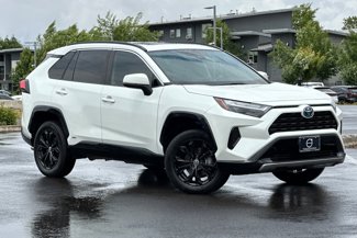Used 2022 Toyota RAV4 SE image 1