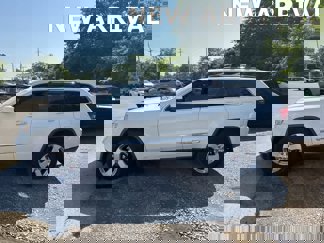 Used 2011 Jeep Grand Cherokee Laredo image 1