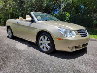 Used 2010 Chrysler Sebring Limited image 1