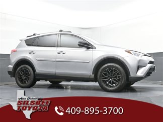 Used 2018 Toyota RAV4 LE image 1