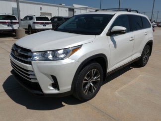 Used 2019 Toyota Highlander LE image 1
