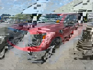 Used 2017 Nissan Titan SV image 1