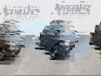 Used 2019 Toyota Yaris LE image 1