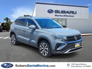 Used 2024 Volkswagen Taos SE image 1