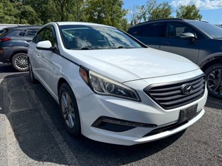 Used 2015 Hyundai Sonata SE image 1