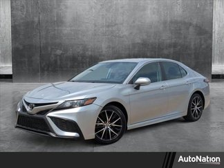 Used 2023 Toyota Camry SE image 1