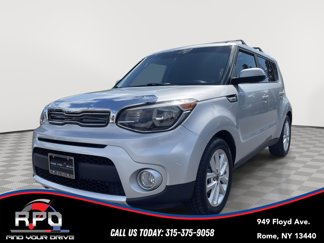 Used 2018 Kia Soul + image 1