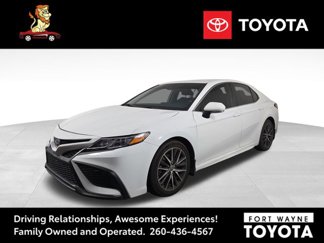 Used 2022 Toyota Camry SE image 1