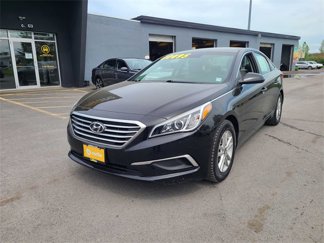 Used 2017 Hyundai Sonata SE image 1