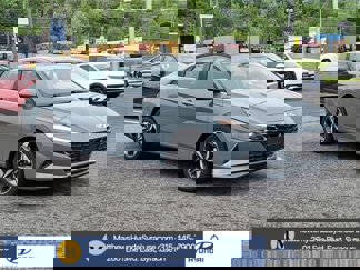 Used 2023 Hyundai Elantra Limited image 1