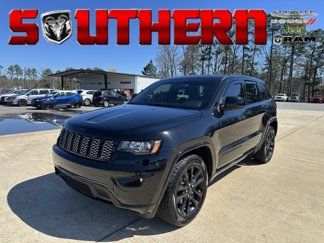 Used 2020 Jeep Grand Cherokee Altitude image 1