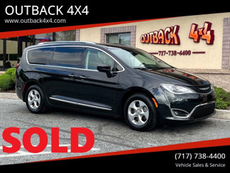 Used 2017 Chrysler Pacifica Touring-L Plus image 1