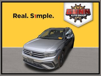 Used 2022 Volkswagen Tiguan SE image 1