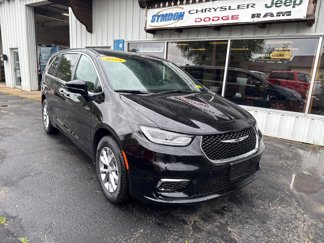New 2025 Chrysler Pacifica Select image 1