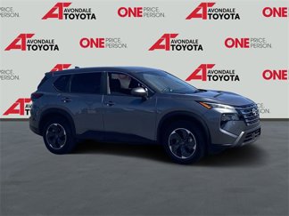 Used 2024 Nissan Rogue SV image 1