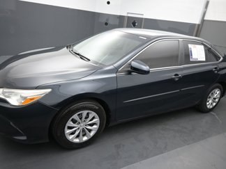 Used 2015 Toyota Camry LE image 1