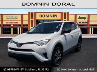 Used 2016 Toyota RAV4 LE image 1