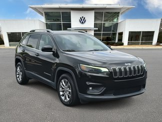Used 2019 Jeep Cherokee Latitude Plus w/ Comfort/Convenience Group image 1