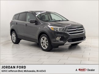 Used 2017 Ford Escape SE w/ SE Cold Weather Package image 1