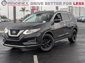 Used 2020 Nissan Rogue SV image 1