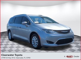 Used 2019 Chrysler Pacifica Touring-L image 1