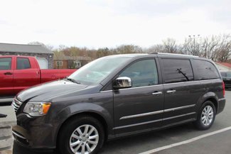 Used 2016 Chrysler Town & Country Limited Platinum image 1