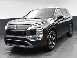 New 2025 Mitsubishi Outlander SE image 1