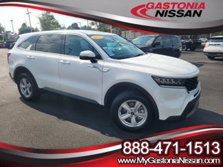 Used 2023 Kia Sorento LX image 1